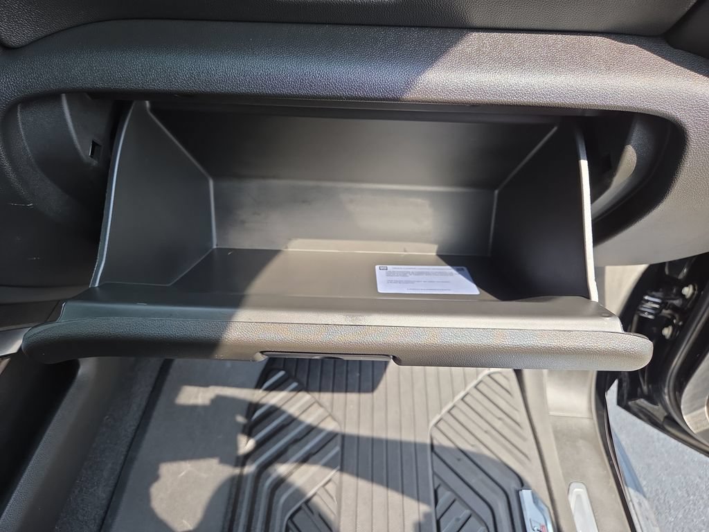 Used 2022 Chevrolet Silverado 1500 RST w/ Safety Package AWD/4WD image 39