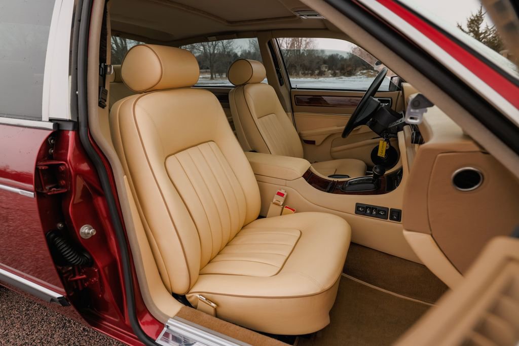 Used 1992 Jaguar XJ Vanden Plas image 7