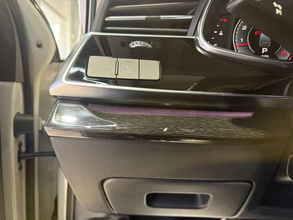 Used 2024 Audi Q7 Premium Plus image 25