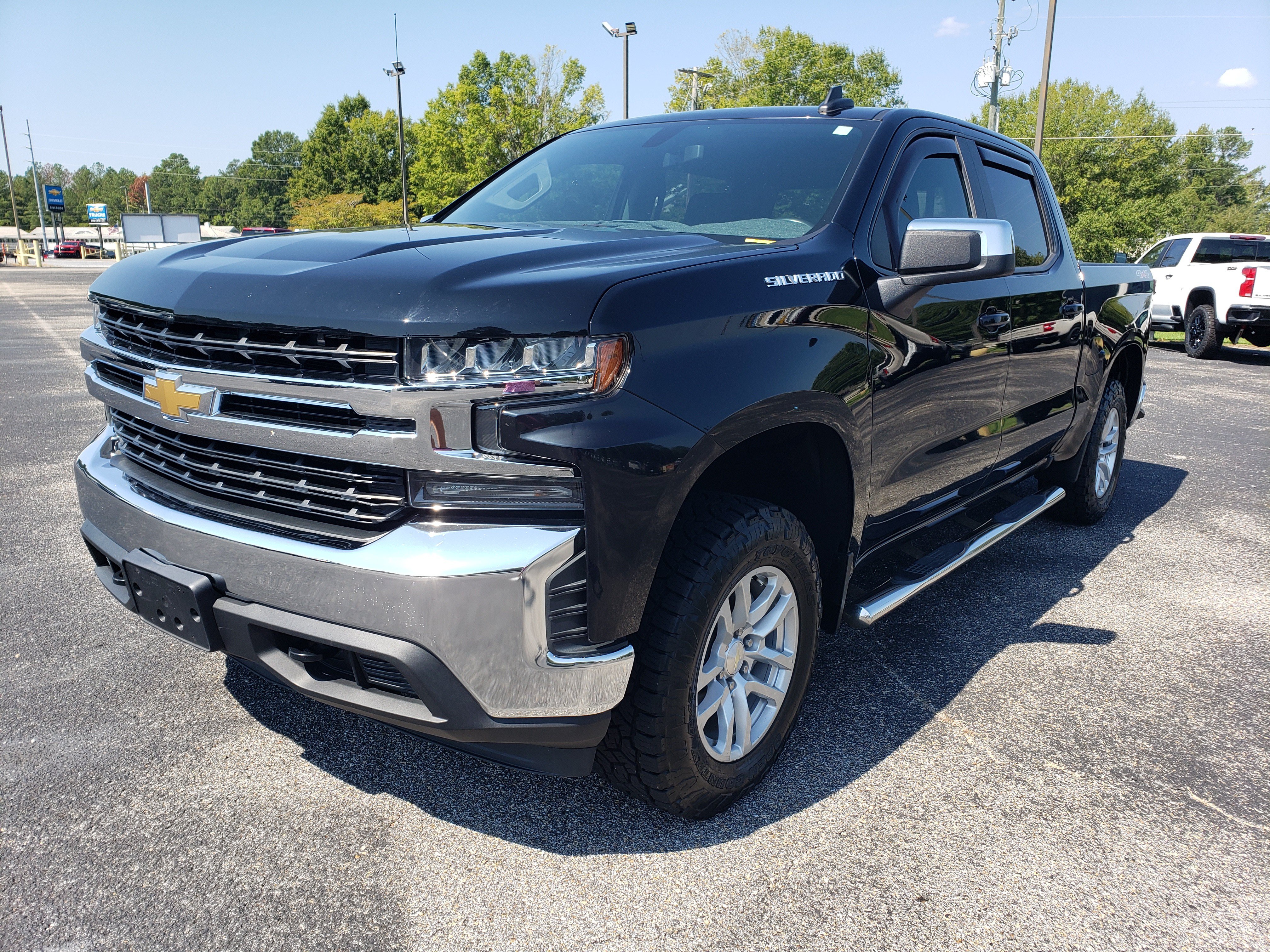 Used 2019 Chevrolet Silverado 1500 LT w/ All-Star Edition AWD/4WD image 2