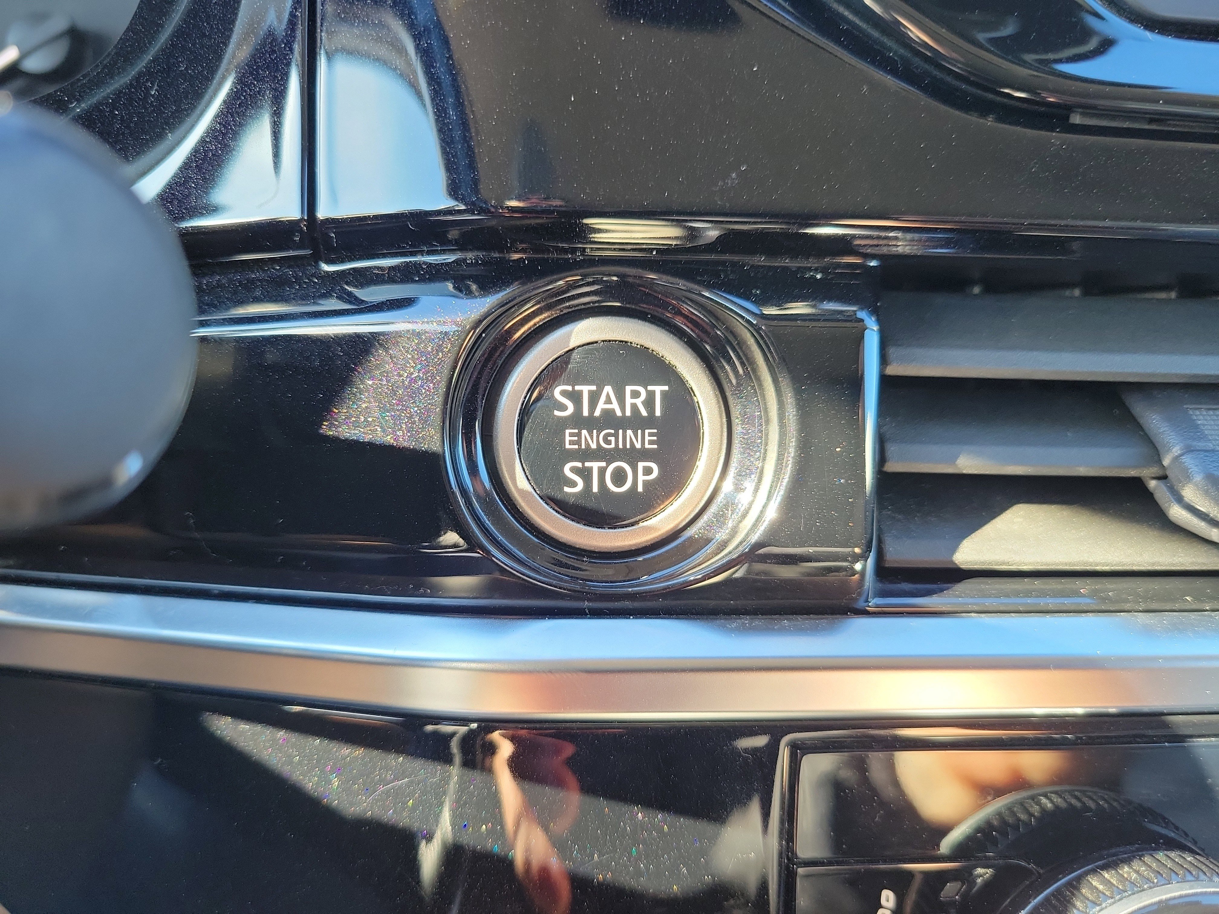 Used 2023 Nissan Pathfinder SV image 28