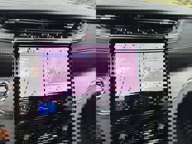 New 2025 Jeep Grand Cherokee Limited image 35