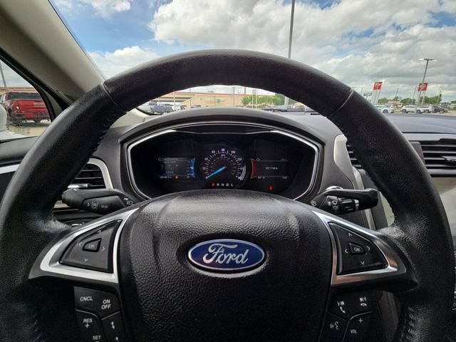 Used 2020 Ford Fusion SEL FWD image 25