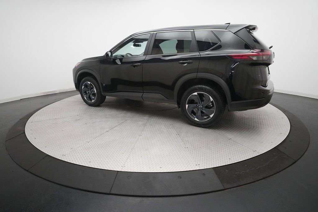 Used 2024 Nissan Rogue SV image 12