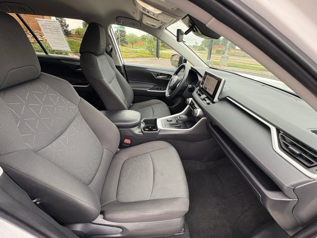 Used 2024 Toyota RAV4 XLE image 39