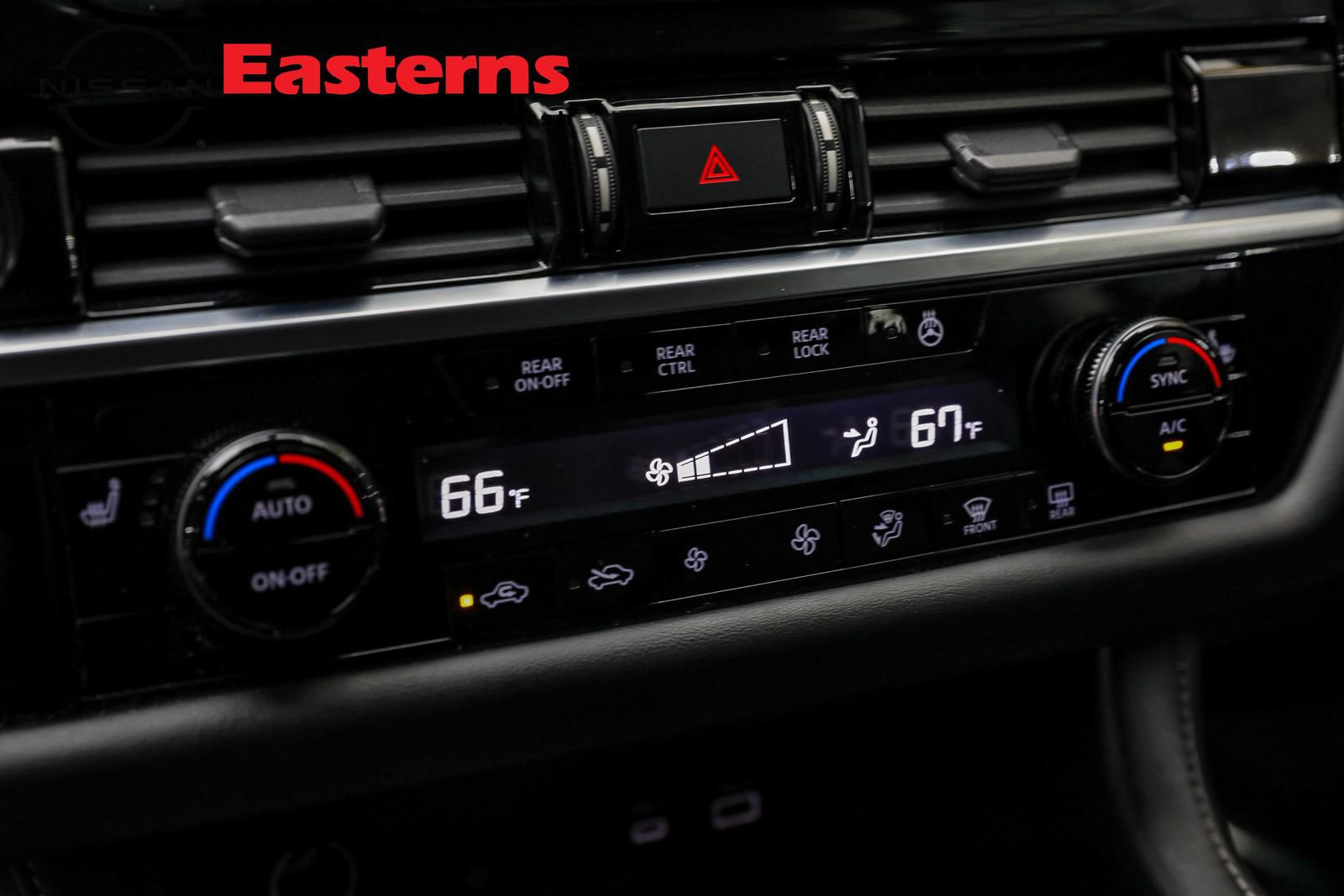 Used 2023 Nissan Pathfinder SL image 38