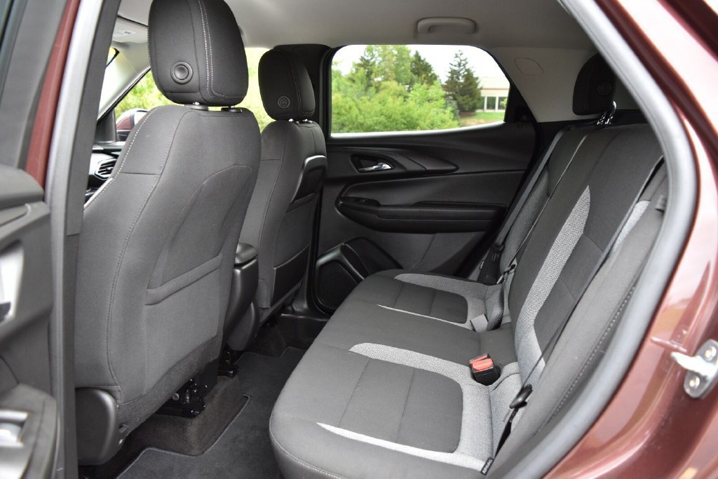 Used 2023 Chevrolet TrailBlazer LT FWD image 28