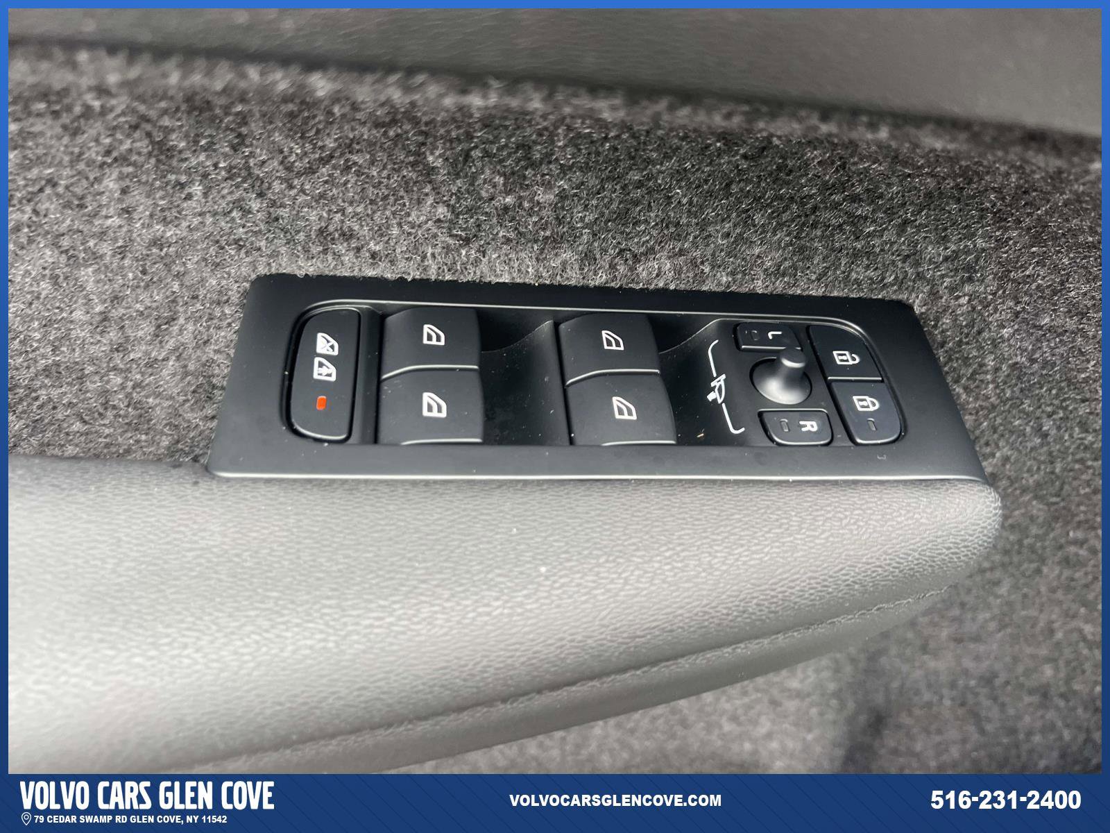 Used 2023 Volvo XC40 B5 Plus w/ Protection Package Premier image 16