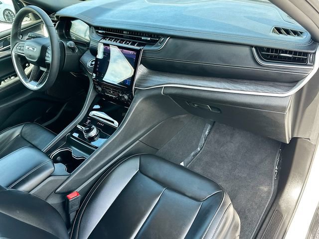 Used 2025 Jeep Grand Cherokee Limited AWD/4WD image 29