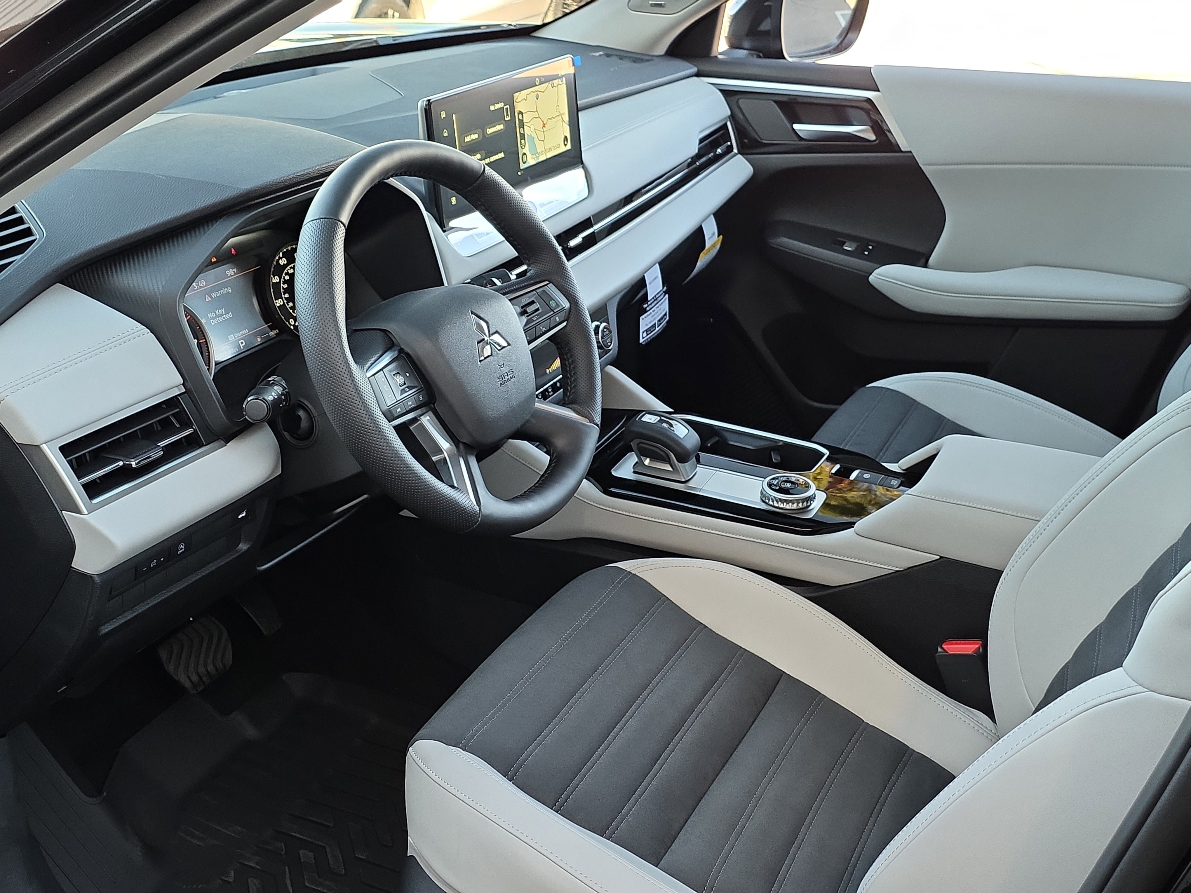 New 2026 Mitsubishi Outlander SE image 11