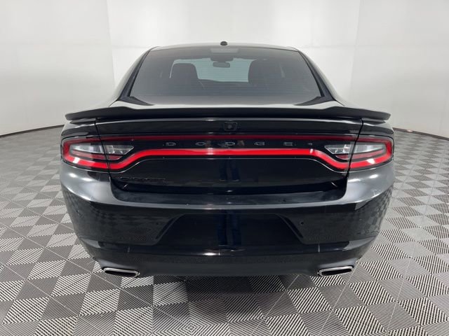 Used 2022 Dodge Charger SXT w/ Blacktop Package image 9