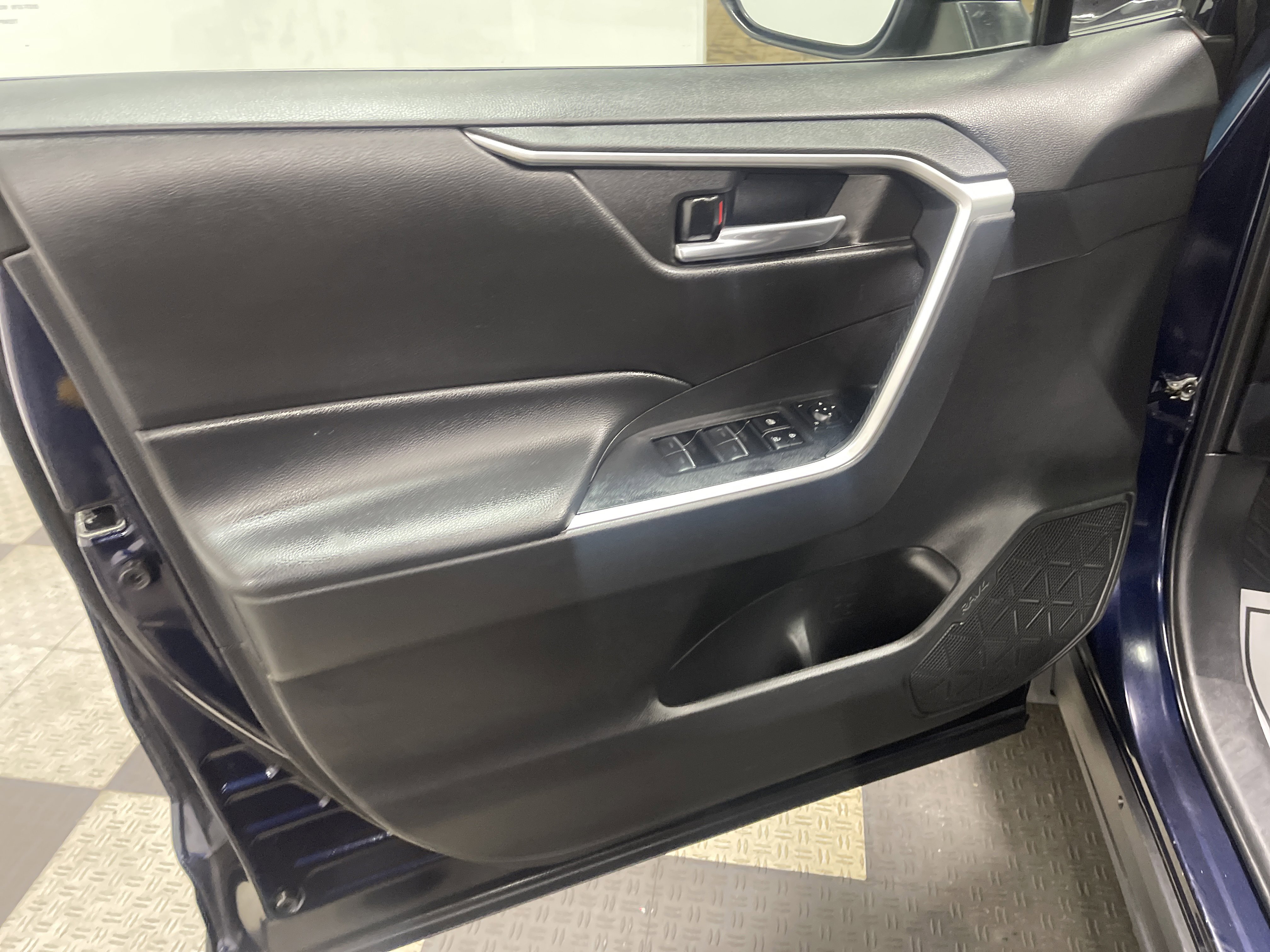 Used 2024 Toyota RAV4 XLE image 10