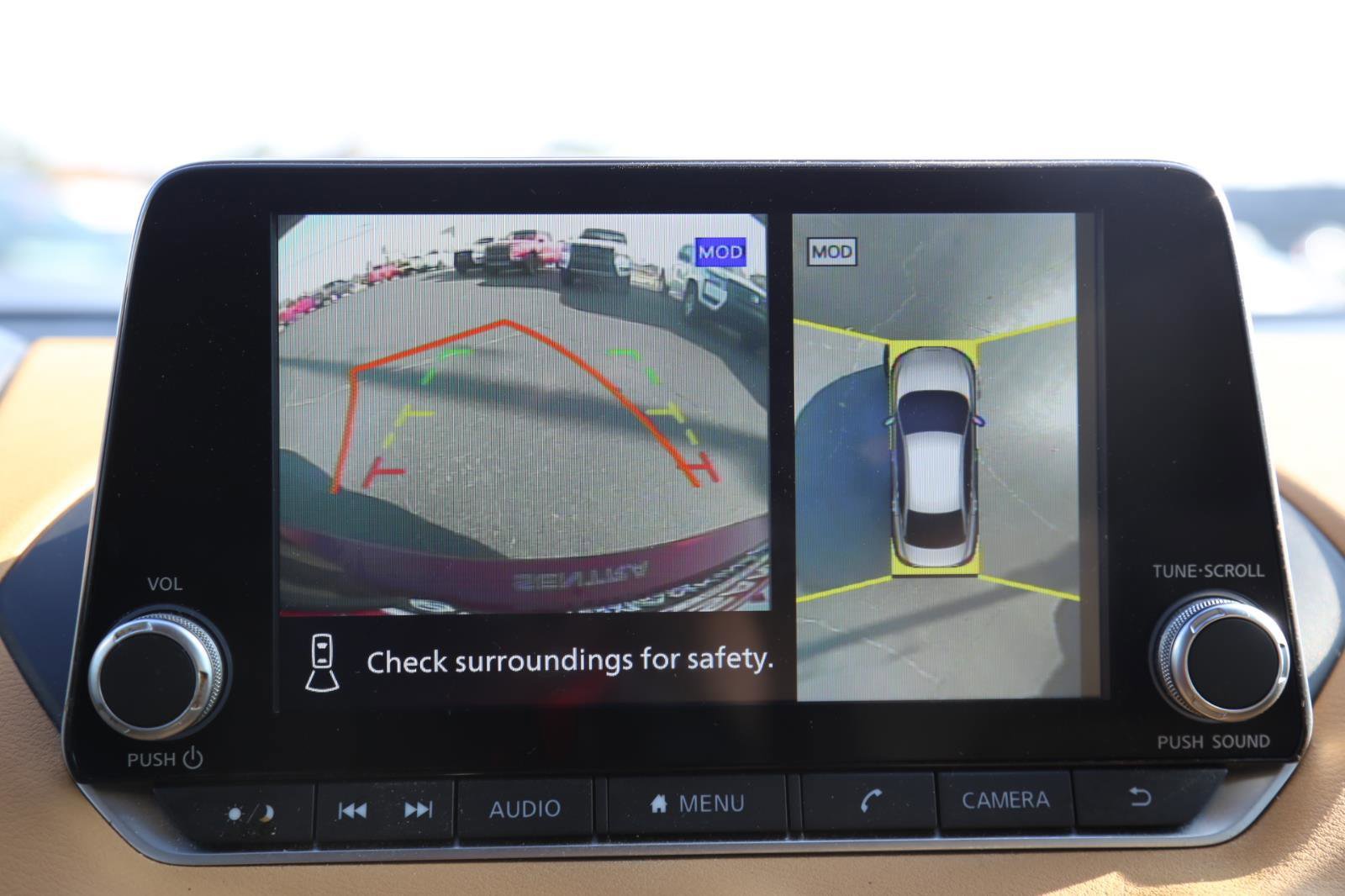 Used 2025 Nissan Sentra SV w/ SV Premium Package image 12