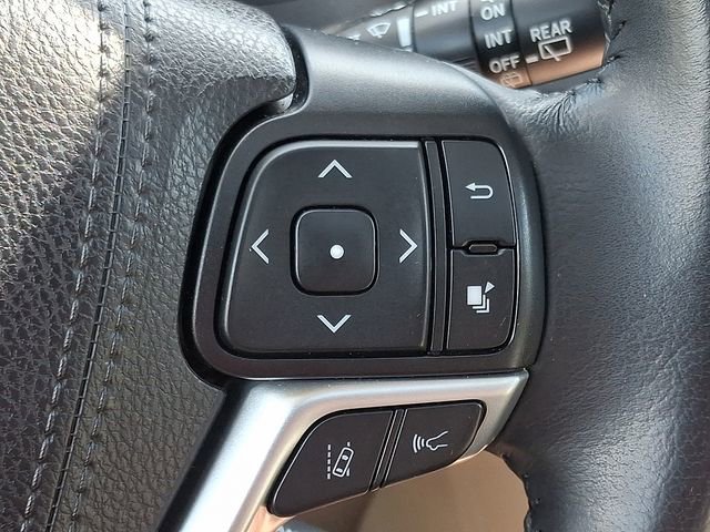 Used 2019 Toyota Sienna XLE Premium FWD image 24