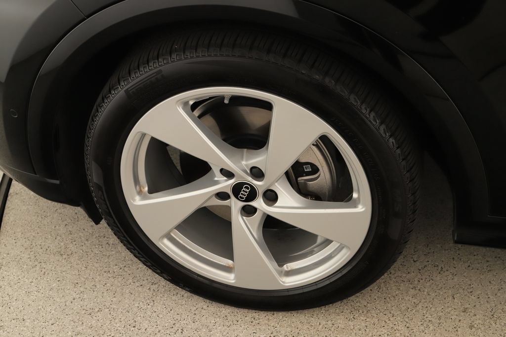 Certified 2025 Audi Q5 Prestige AWD/4WD image 33