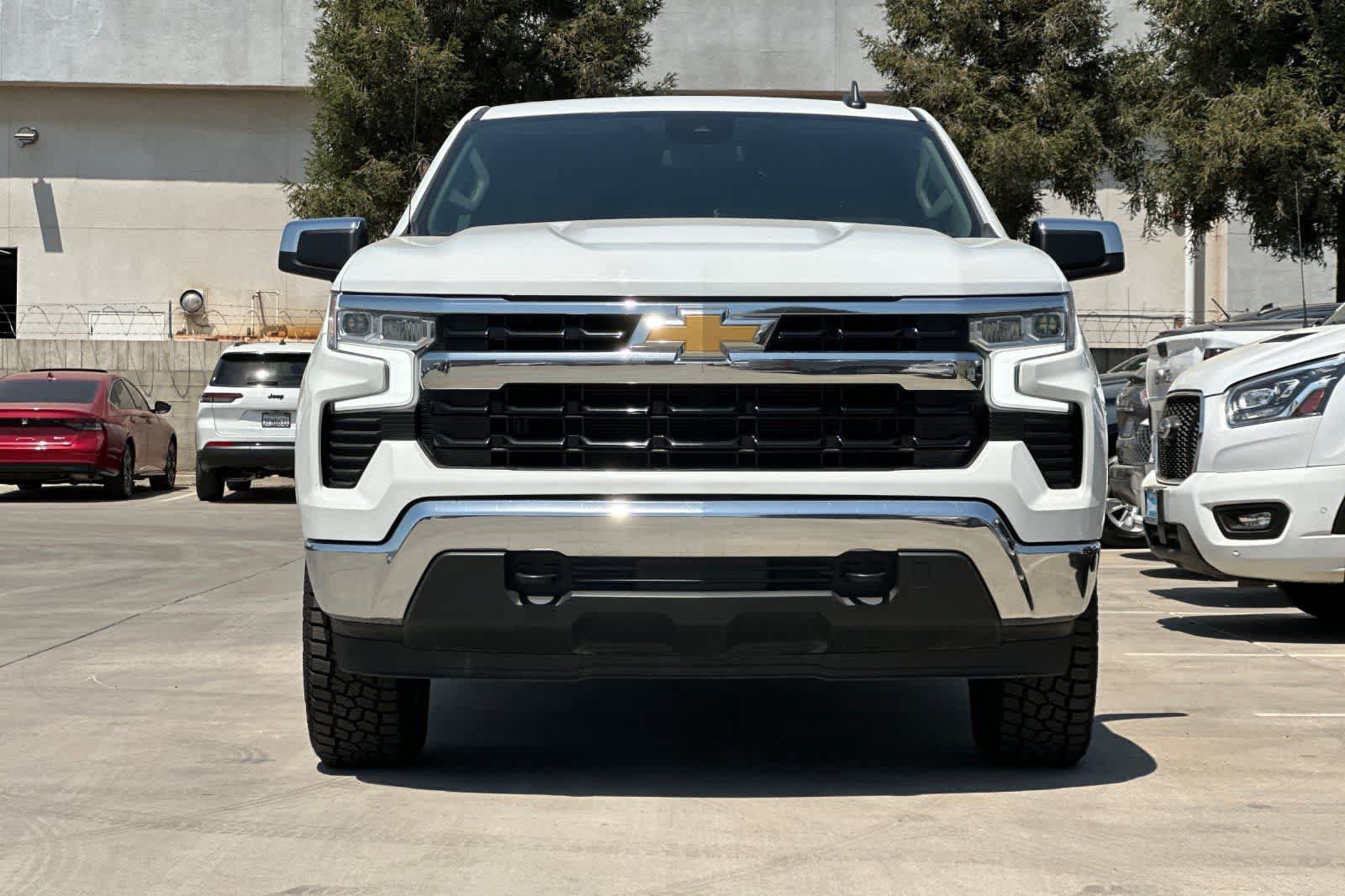 Used 2022 Chevrolet Silverado 1500 LT w/ Z71 Off-Road Package AWD/4WD image 11