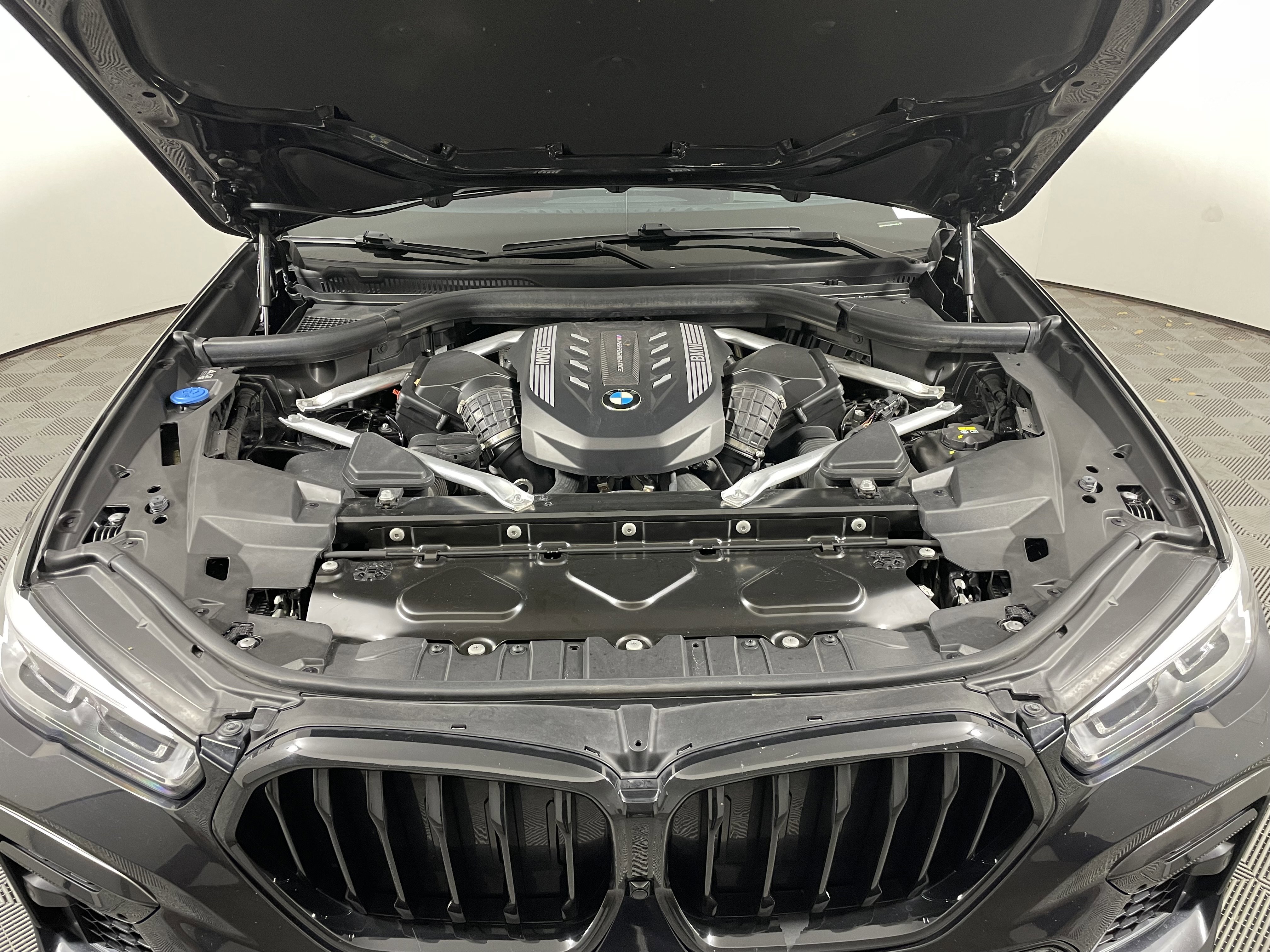 Used 2022 BMW X6 M50i w/ Executive Package image 20