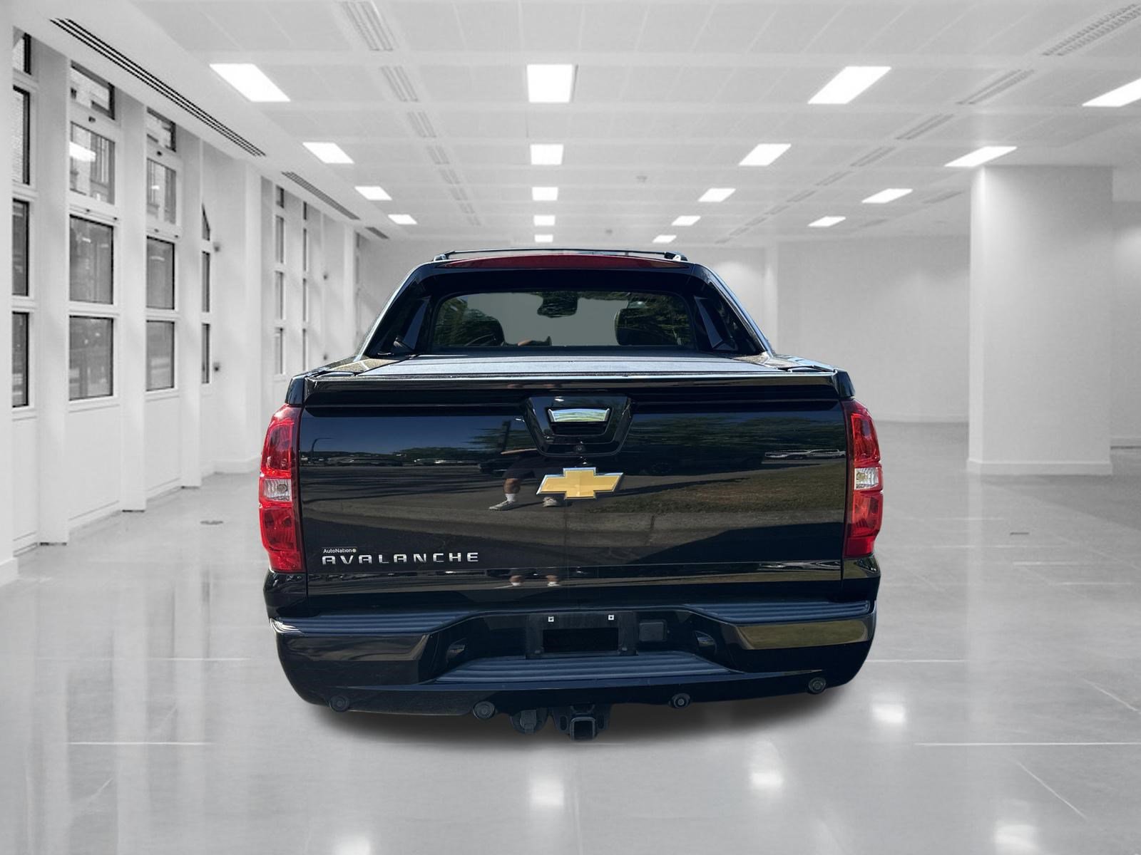 Used 2013 Chevrolet Avalanche LTZ AWD/4WD image 6