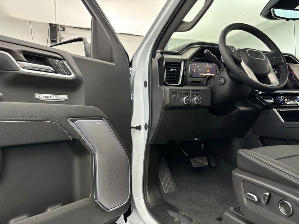 New 2026 GMC Sierra 1500 Denali w/ Denali Reserve Package image 15