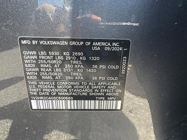 Certified 2025 Volkswagen Atlas SE image 32