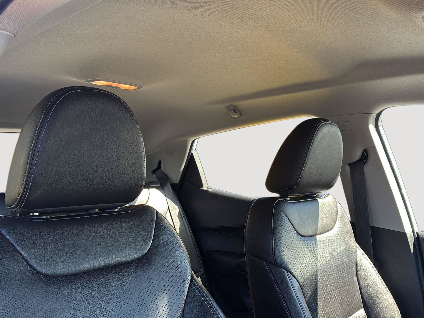 Used 2022 Chevrolet Bolt LT w/ Infotainment Package FWD image 12