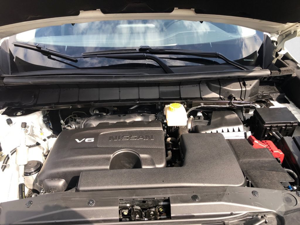 Used 2023 Nissan Pathfinder SL w/ Lighting Package (N92) FWD image 14