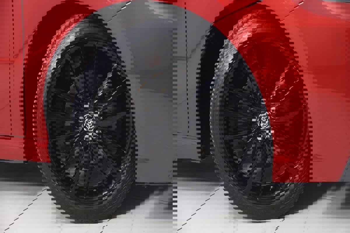 Used 2021 Toyota Camry XSE FWD image 14