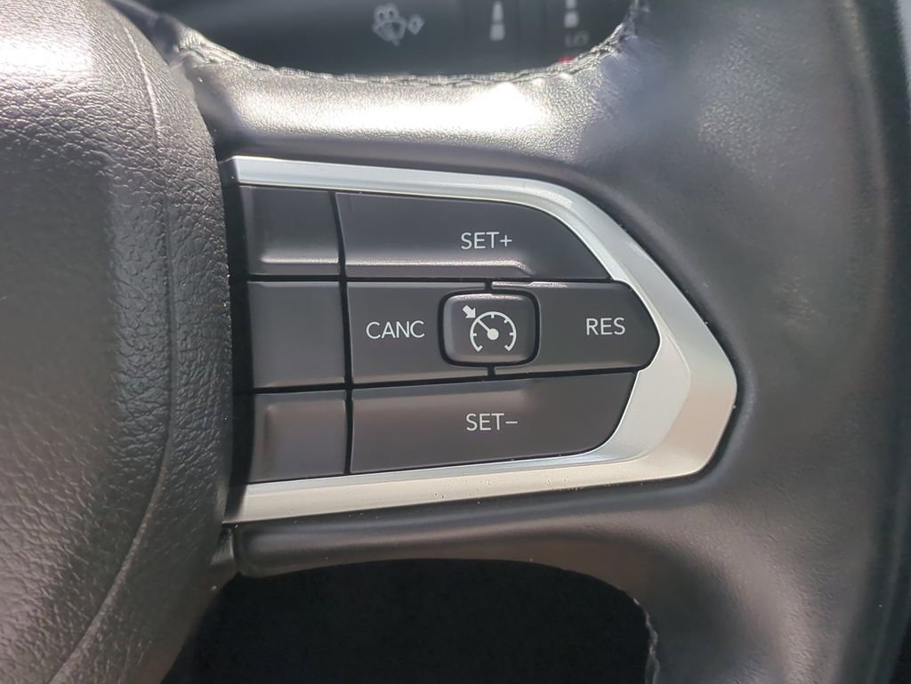 Used 2022 Jeep Compass Latitude w/ Sun and Sound Group AWD/4WD image 28