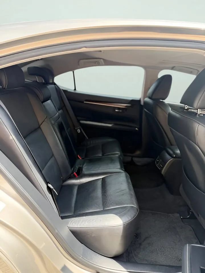 Used 2015 Lexus ES 350 w/ Luxury Package FWD image 20