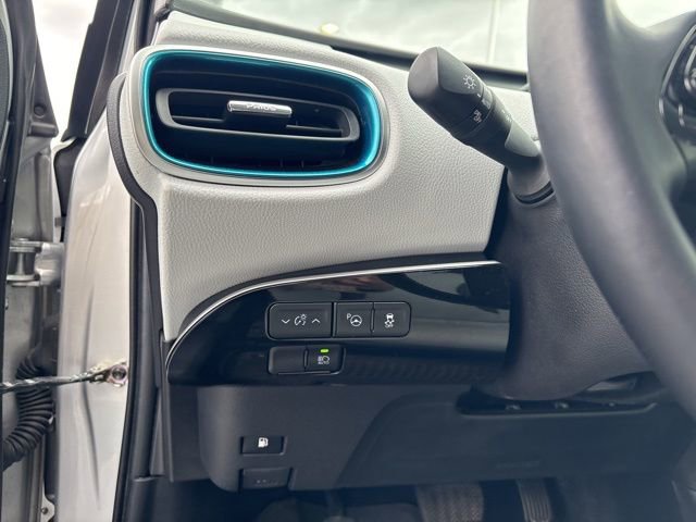 Used 2022 Toyota Prius XLE image 11
