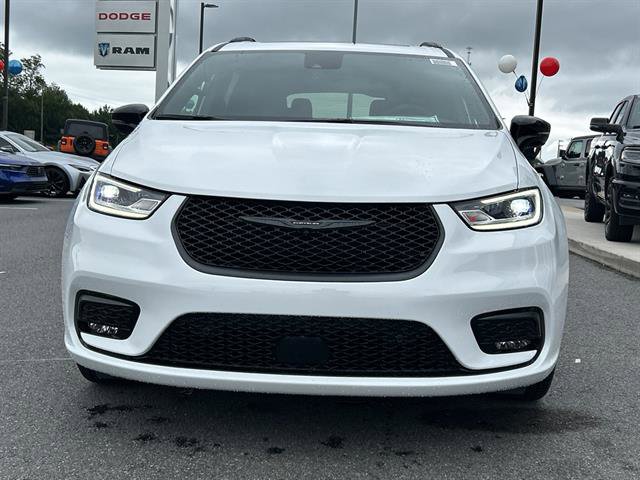 New 2026 Chrysler Pacifica Limited w/ S Appearance Package image 32