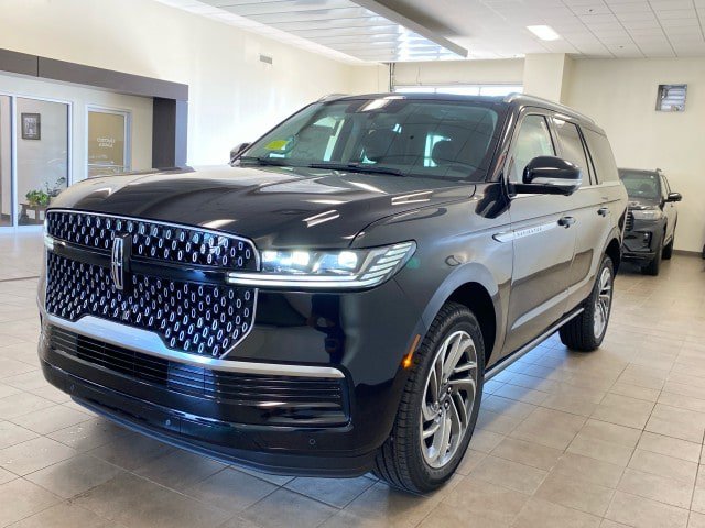 New 2027 Lincoln Navigator Reserve AWD/4WD image 4