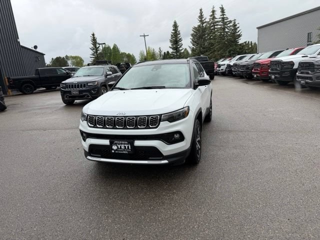 Used 2025 Jeep Compass Limited AWD/4WD image 4