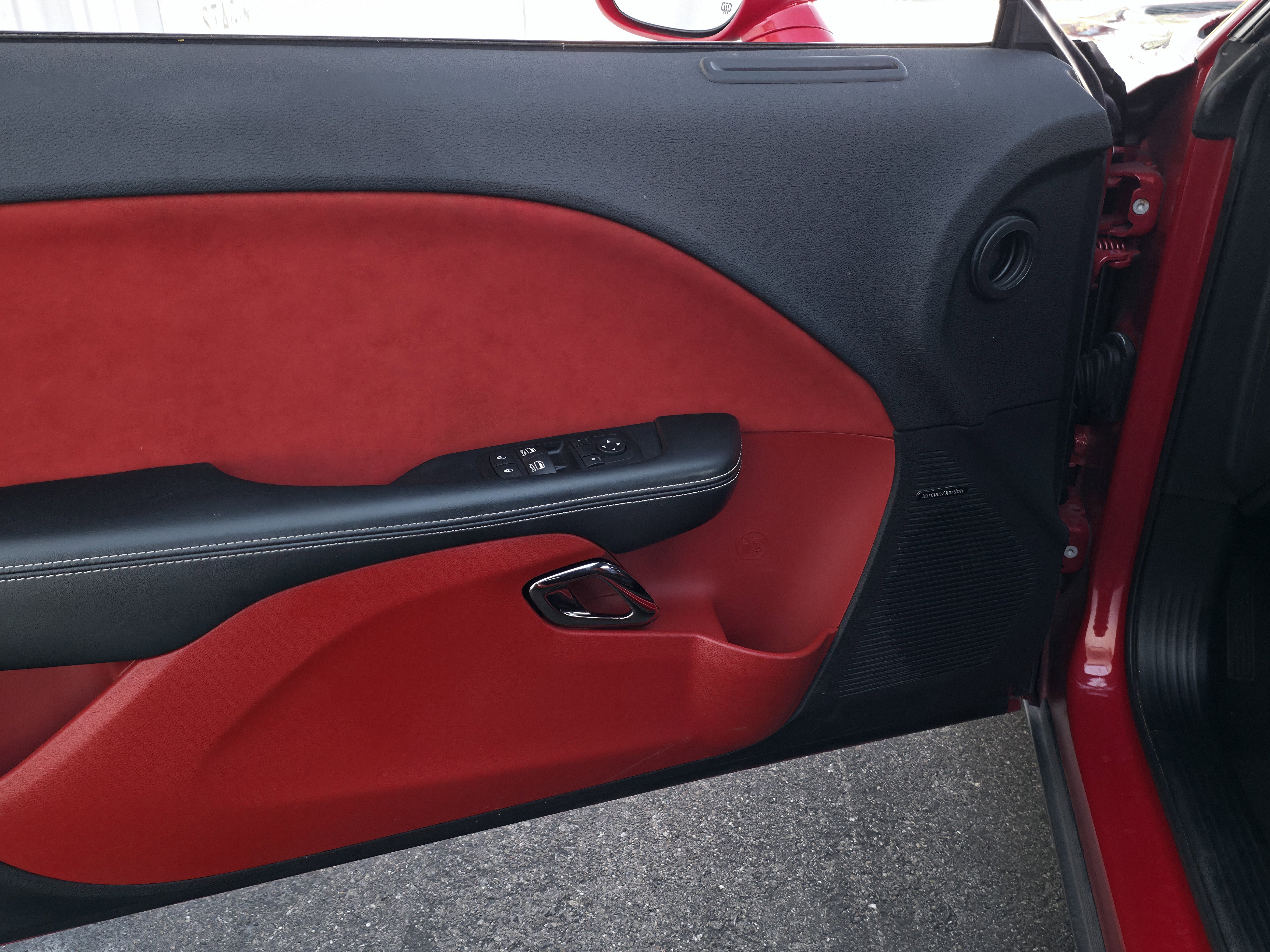 Used 2015 Dodge Challenger SRT Hellcat image 15