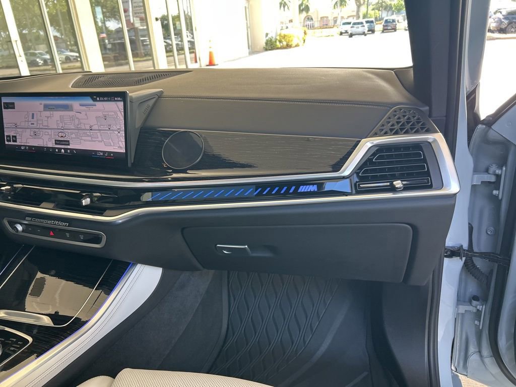 Used 2024 BMW X5 xDrive40i w/ M Sport Package image 29