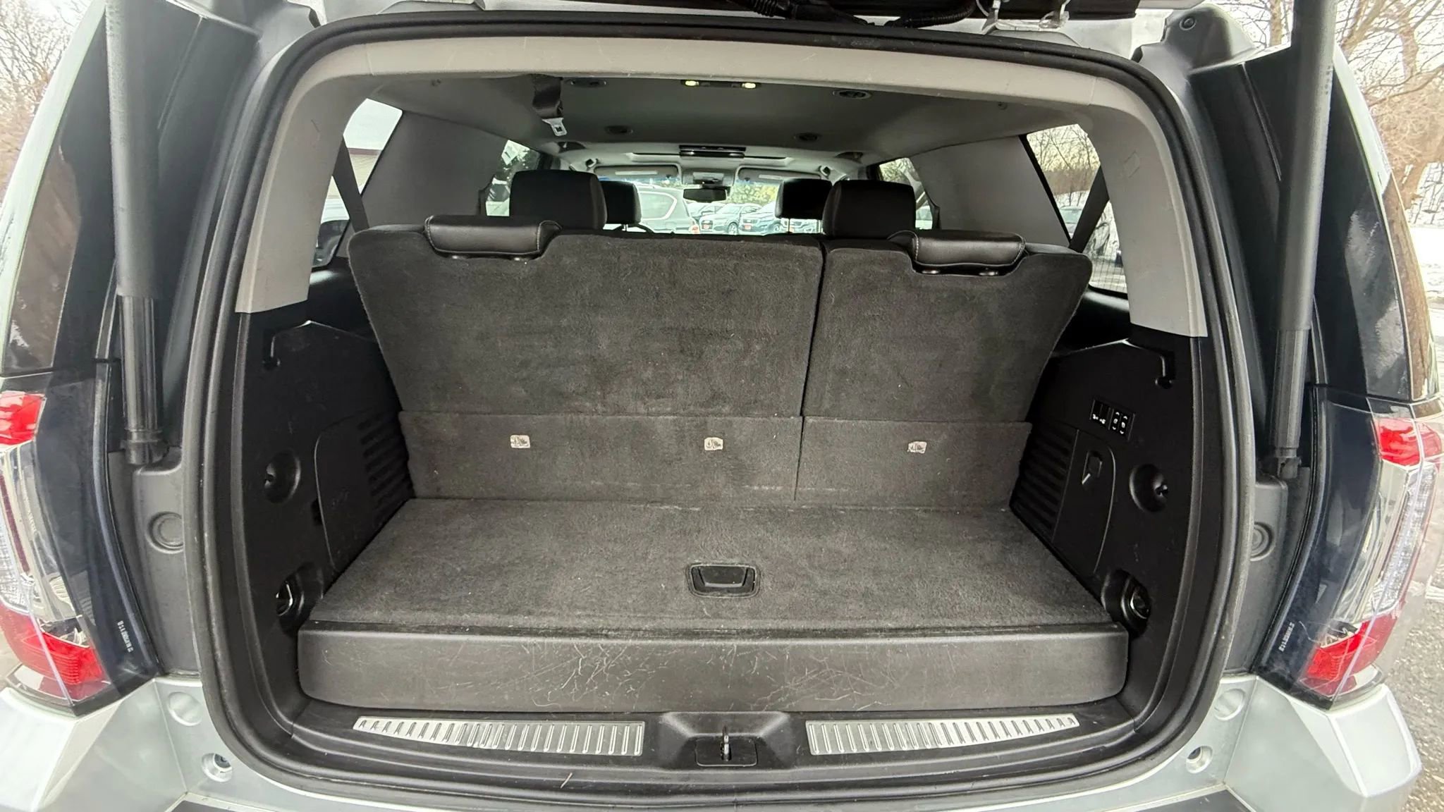 Used 2018 GMC Yukon SLT w/ Open Road Package image 29