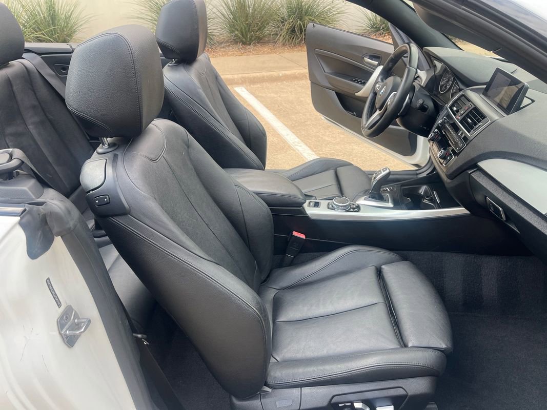Used 2016 BMW M235i Convertible image 18