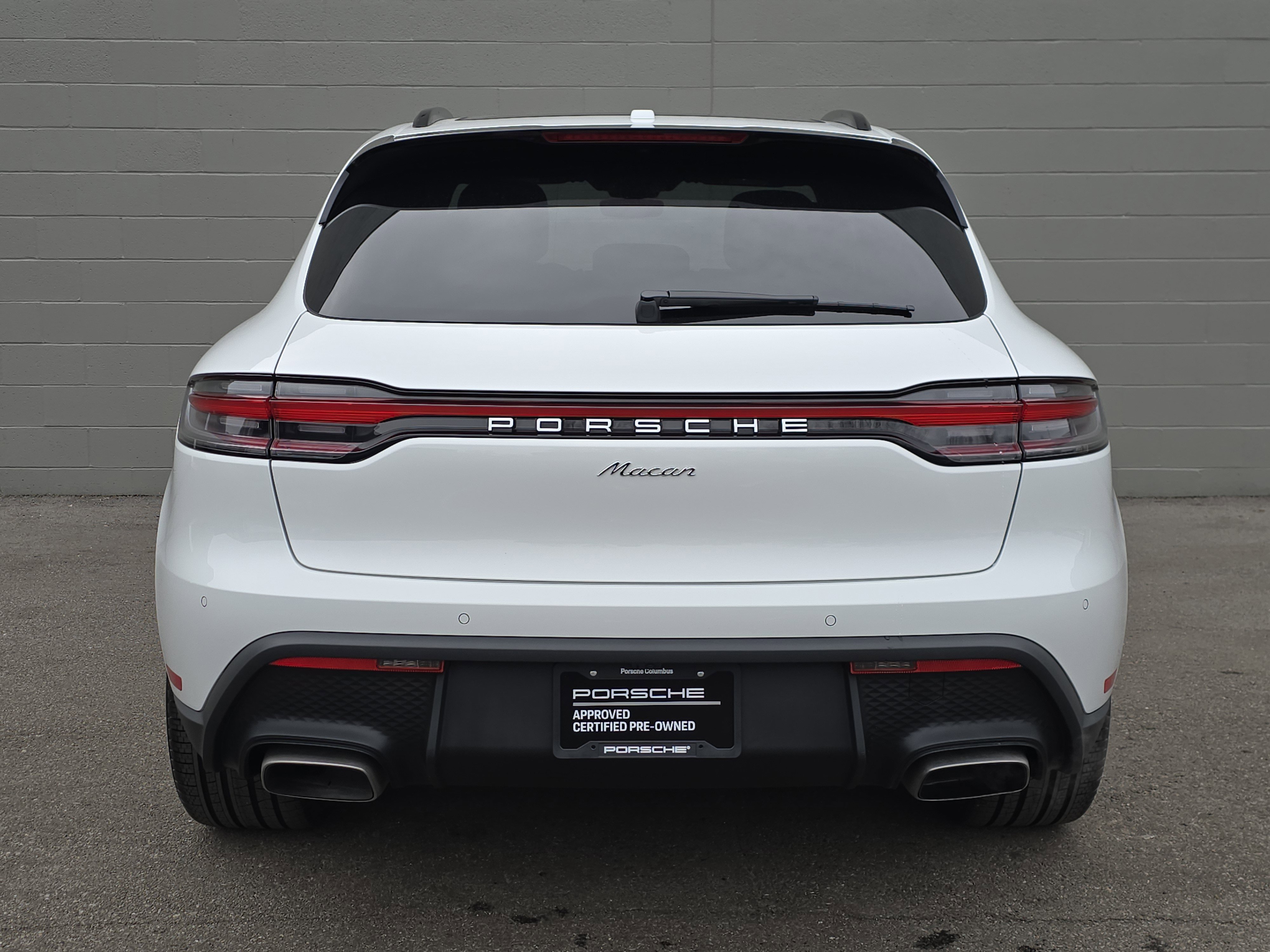 Certified 2025 Porsche Macan AWD/4WD image 8