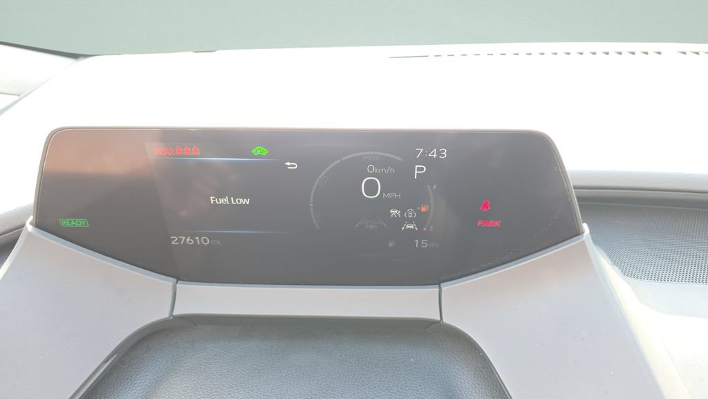 Used 2024 Toyota Prius XLE FWD image 25