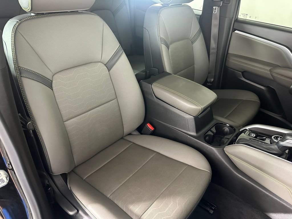 Used 2024 Chevrolet Colorado ZR2 w/ ZR2 Convenience Package III AWD/4WD image 31