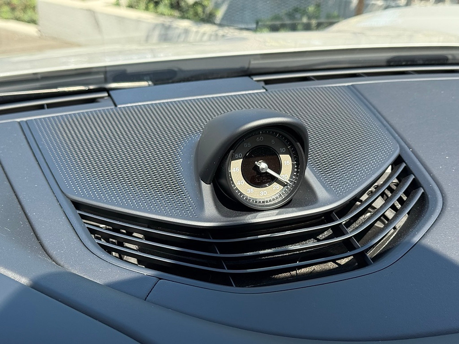 New 2025 Porsche Taycan Turbo AWD/4WD image 18