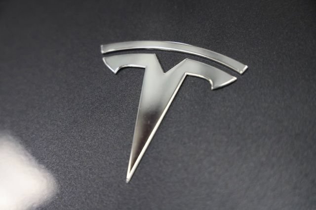 Used 2025 Tesla Model Y Long Range AWD/4WD image 4