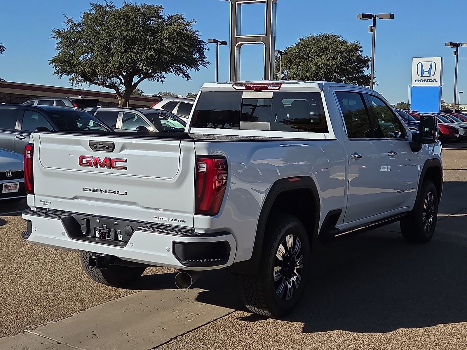 New 2026 GMC Sierra 2500 Denali w/ Denali Reserve Package image 4