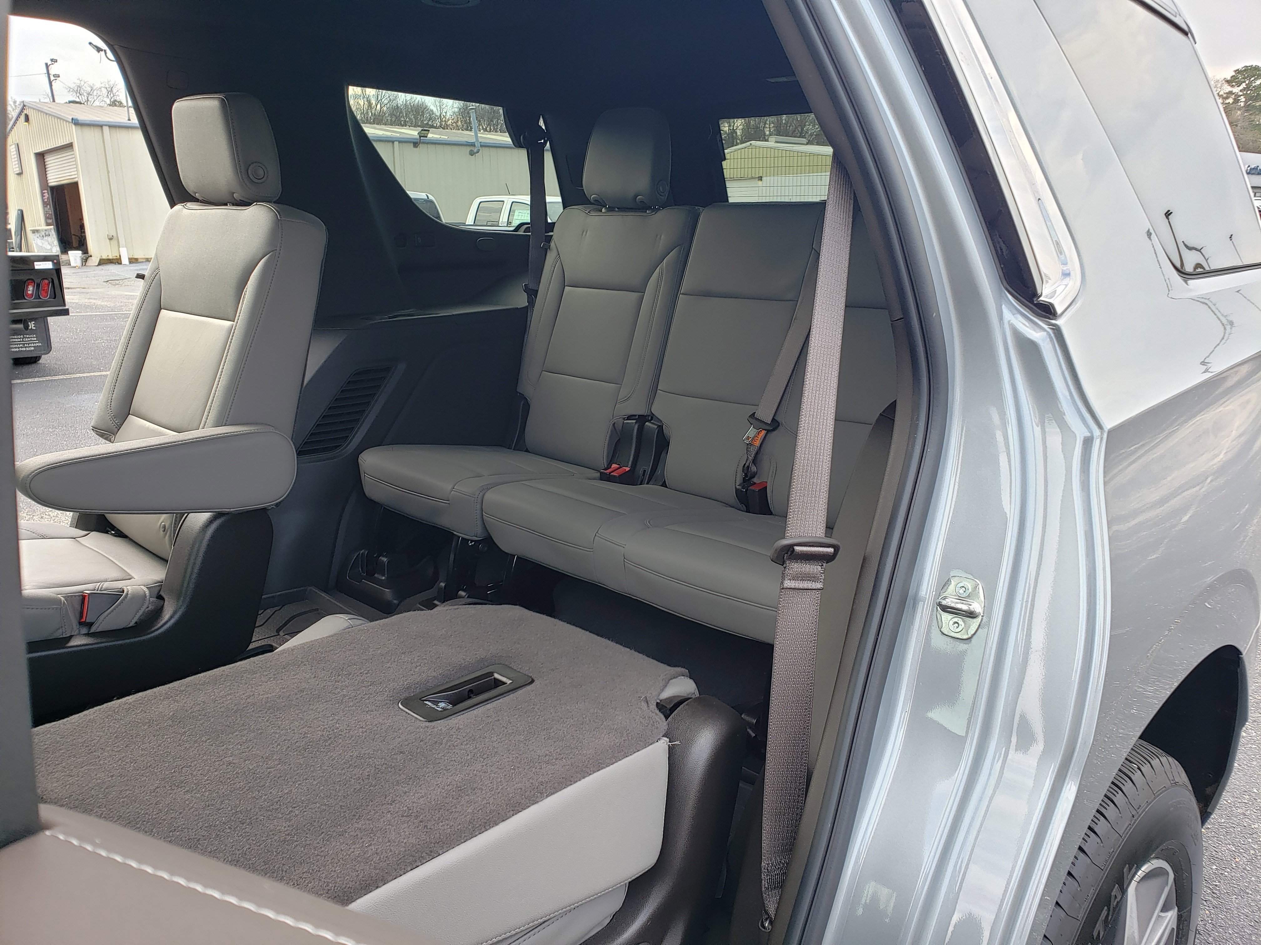 Used 2024 Chevrolet Tahoe LT w/ Luxury Package image 33