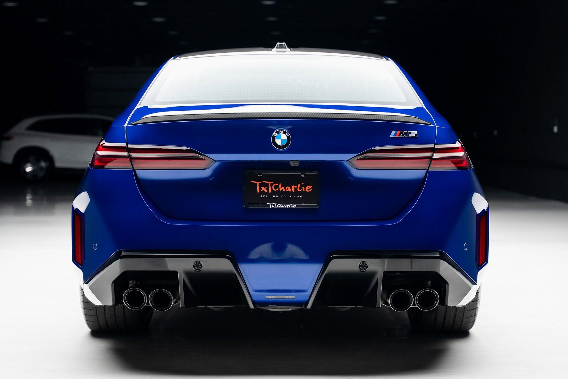 Used 2025 BMW M5 w/ Carbon Package image 28