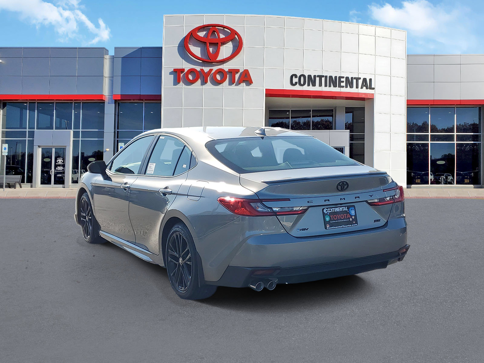 New 2027 Toyota Camry SE w/ Convenience Package FWD image 4