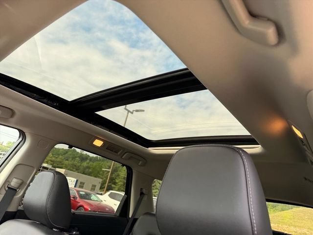 Used 2022 Nissan Pathfinder SL w/ SL Premium Package AWD/4WD image 18
