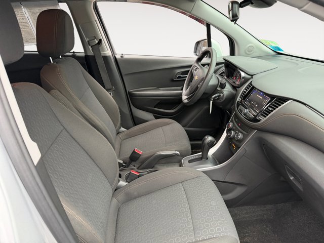 Certified 2022 Chevrolet Trax LS w/ Tint and Cruise Package image 15