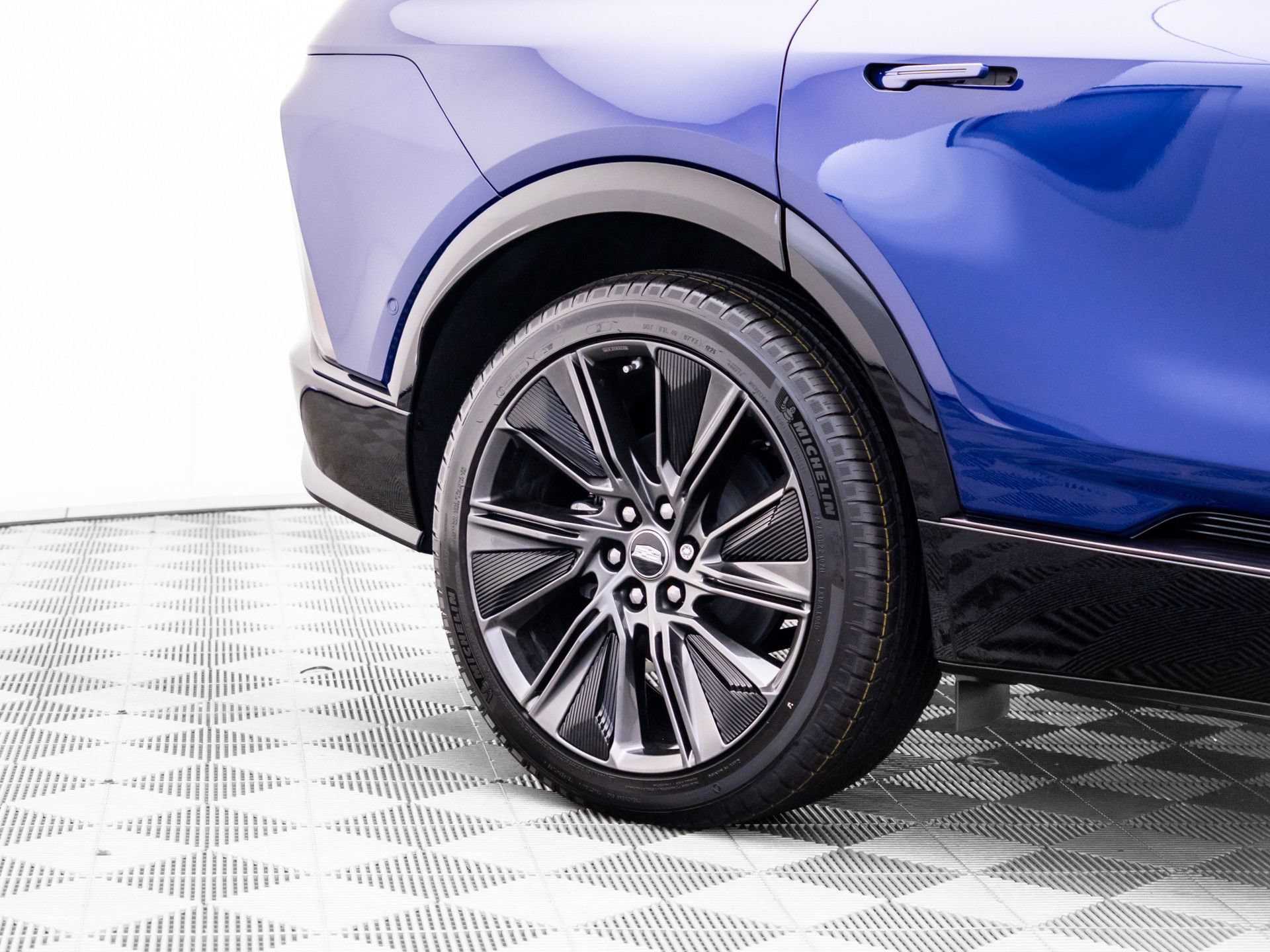 New 2027 Cadillac Lyriq Signature Sport AWD/4WD image 35