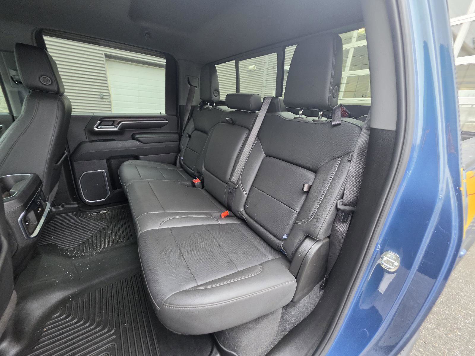 Used 2024 GMC Sierra 2500 SLT w/ SLT Convenience Package image 21